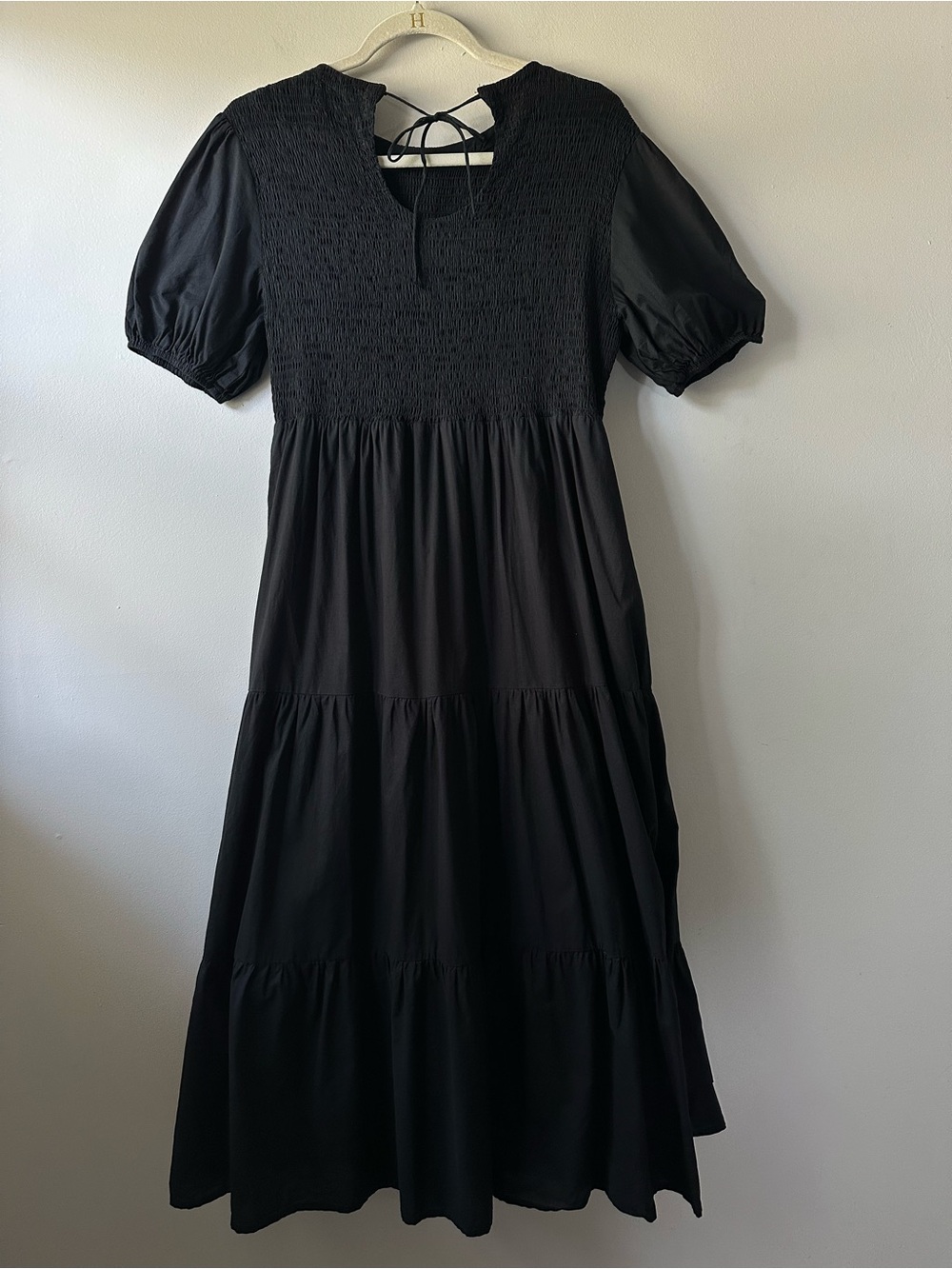 Petal & Pup Naura Black Shirred Tiered Midi Dress Smocked Puff-Sleeve Size 8 - Picture 6 of 10